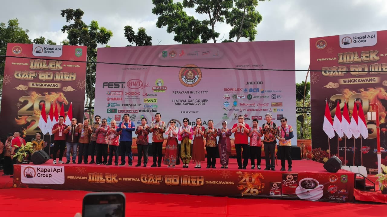 Puncak Festival Cap Go Meh 2026: 727 Tatung Pukau Ribuan Wisatawan di Kota Tertoleransi SINGKAWANG