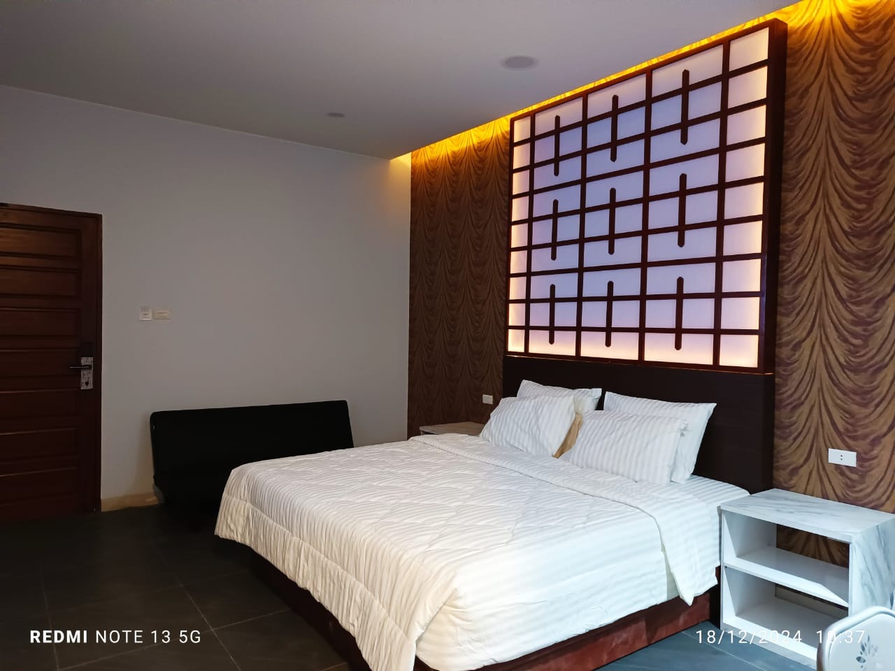 22f35e59-eea8-4b09-9fc9-46ef82d00d25.jpg