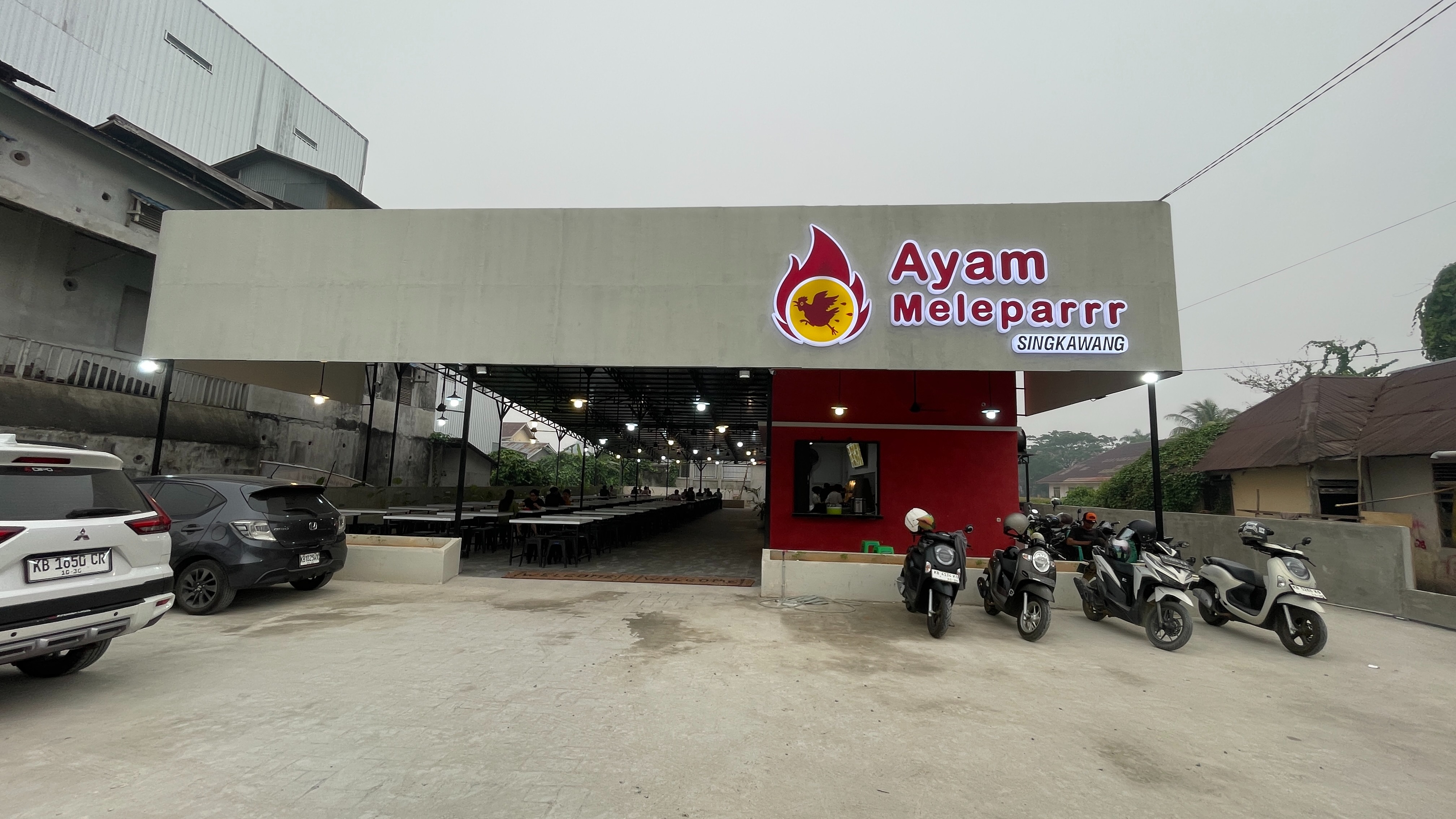 AYAM MELEPARRR SINGKAWANG