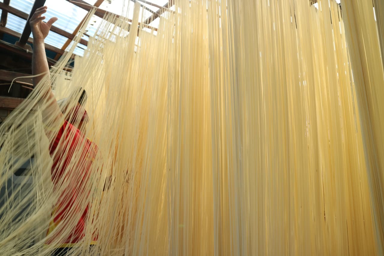 MIE ASIN SINGKAWANG