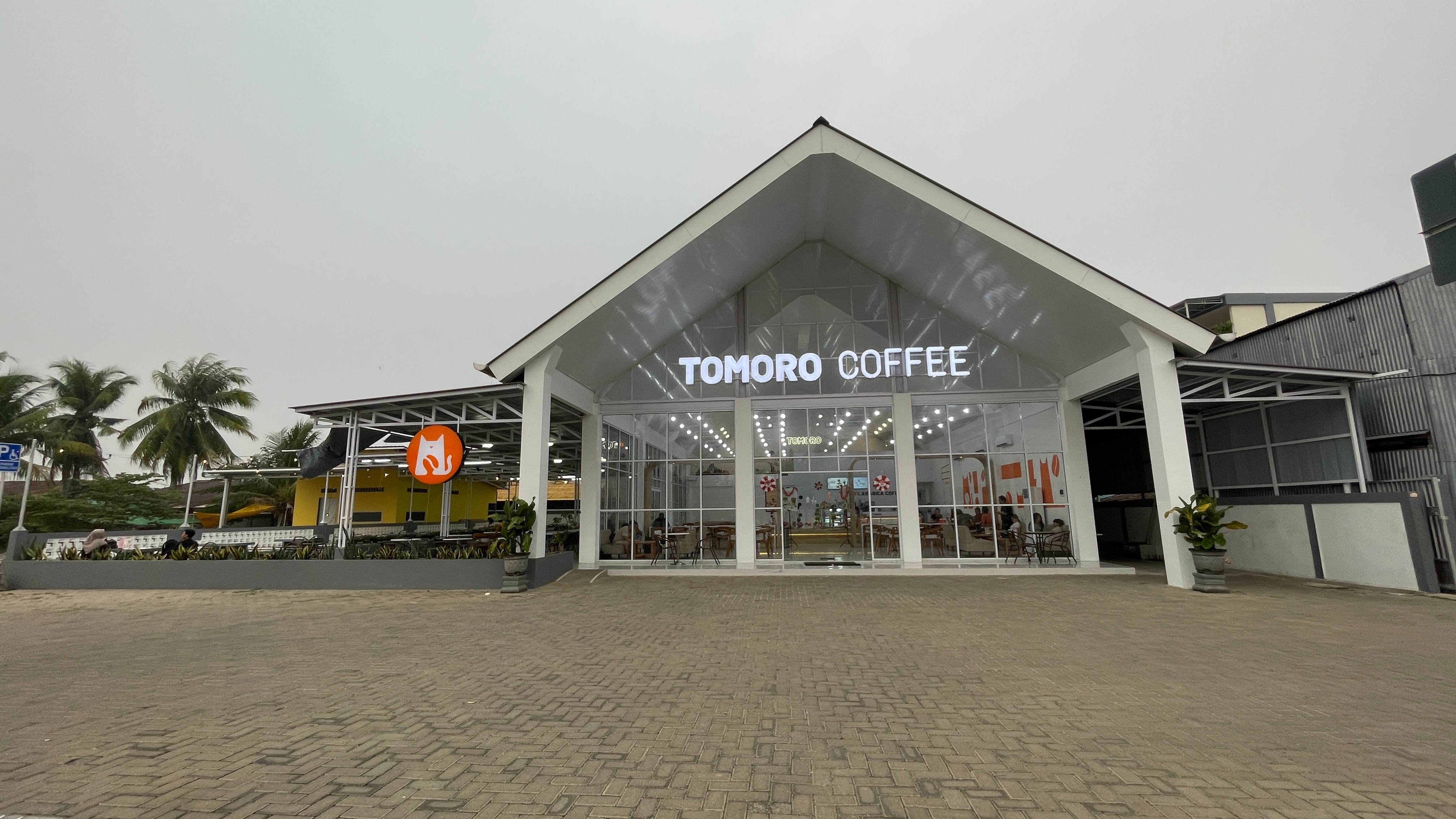 TOMORO COFFEE